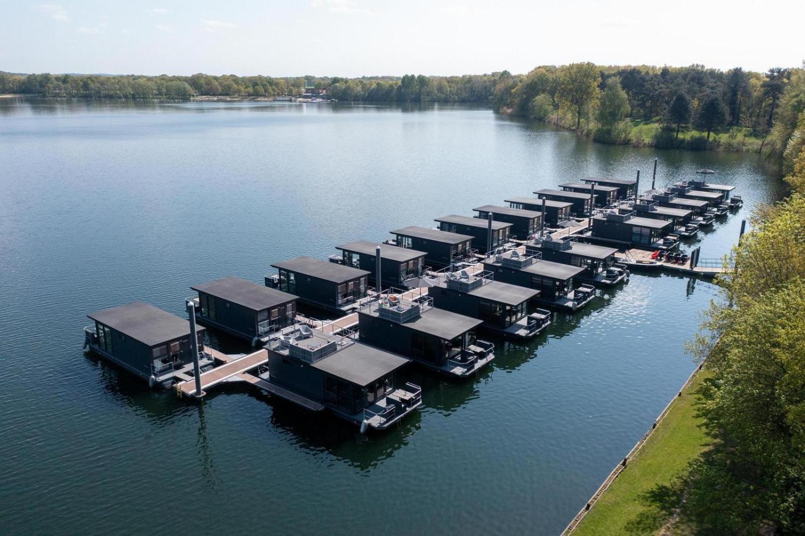 Houseboat Marina Mookerplas 4-6 Persons Plasmolen Exterior photo